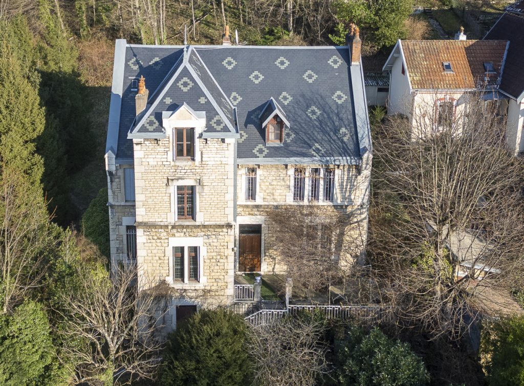 Demeure de pierre construite en 1883